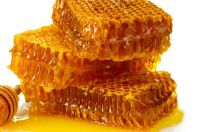 بيع جميع أنواع العسل بالجملة أو بالتقسيط,